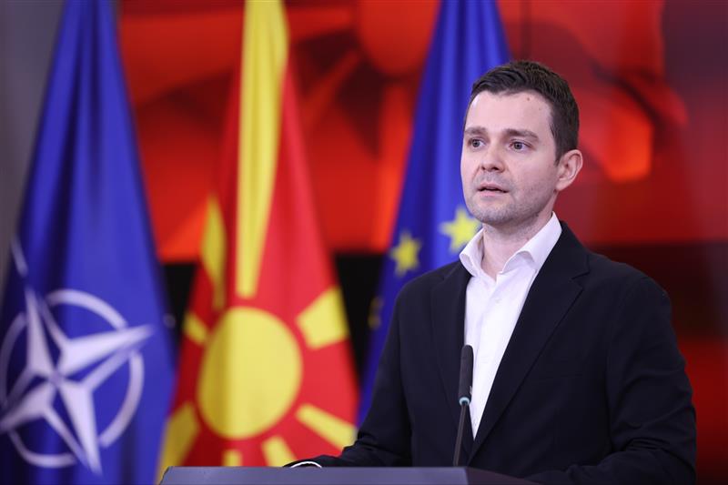 Муцунски го осуди обидот за опожарување на зградата на Еврејската заедница: Нема место за вакви дела во Македонија