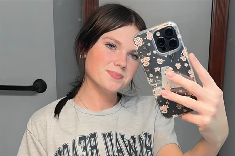 Тинејџер сексуално ја злоставувал и потоа ја убил својата полусестра на крстарење- му се заканува доживотна робија