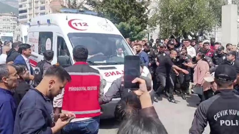 Повторно масакр во училиште во Турција: Ученик влегол со 5 пиштоли- 4 загинати, 20 повредени (ВИДЕО) 