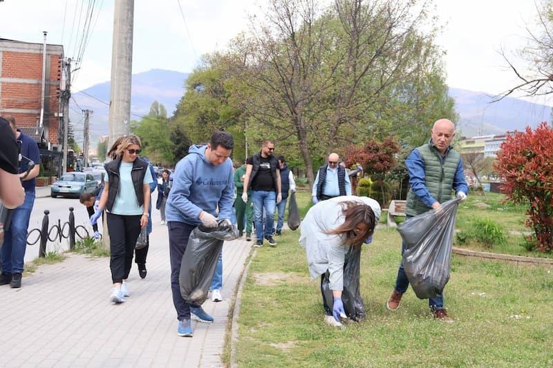 Еколошка акција во Гостивар за почист и позелен град