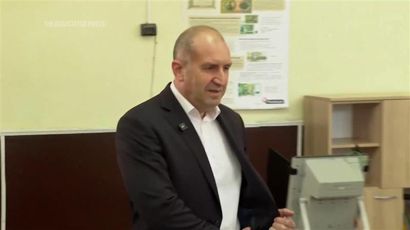 Парламентарни избори во Бугарија, поранешниот претседател Радев јасен фаворит