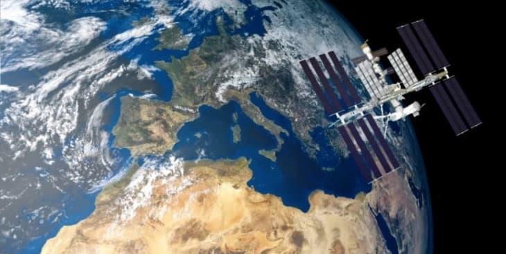 Полска и Франција ќе изградат сателит за полската армија