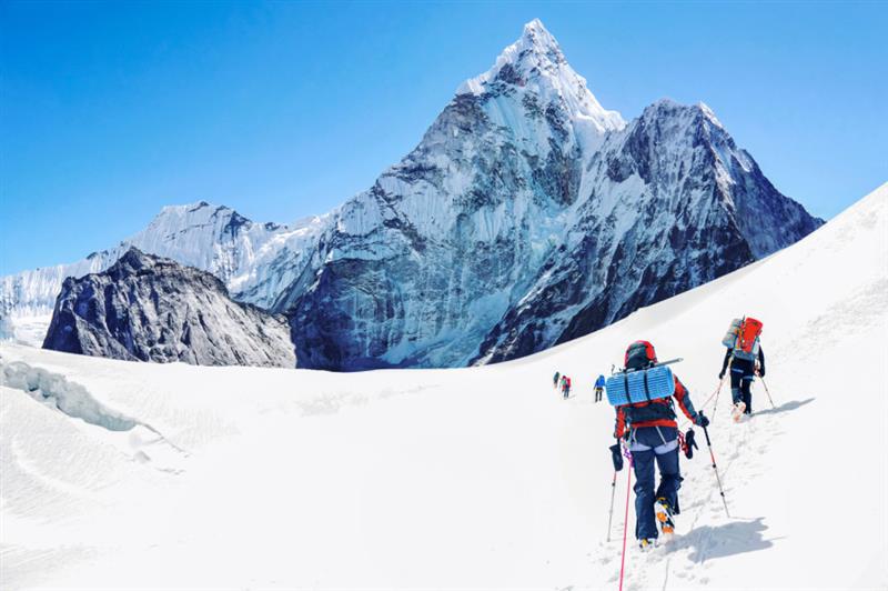 Невидена драма на Монт Еверест: Сериозен ризик за алпинистите