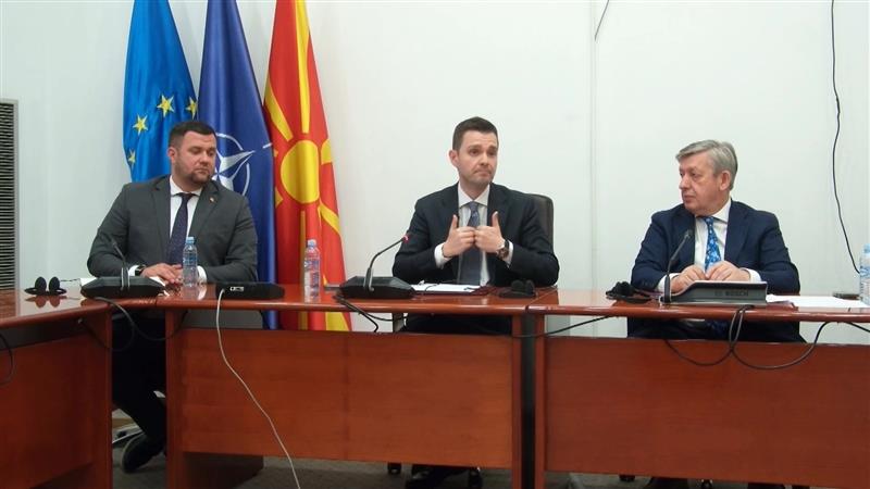 Муцунски: Без гаранции за европскиот пат нема поддршка за уставни измени