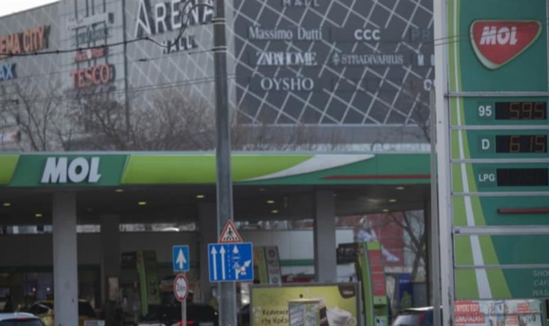 ЕУ поведе постапка против Унгарија и Словачка за продавање поскапи горива на странците 