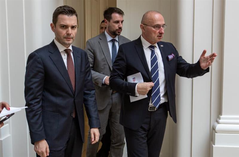 Македонскиот шеф на дипломатијата во Загреб: Над 30 години од мојата земја се бараат отстапки