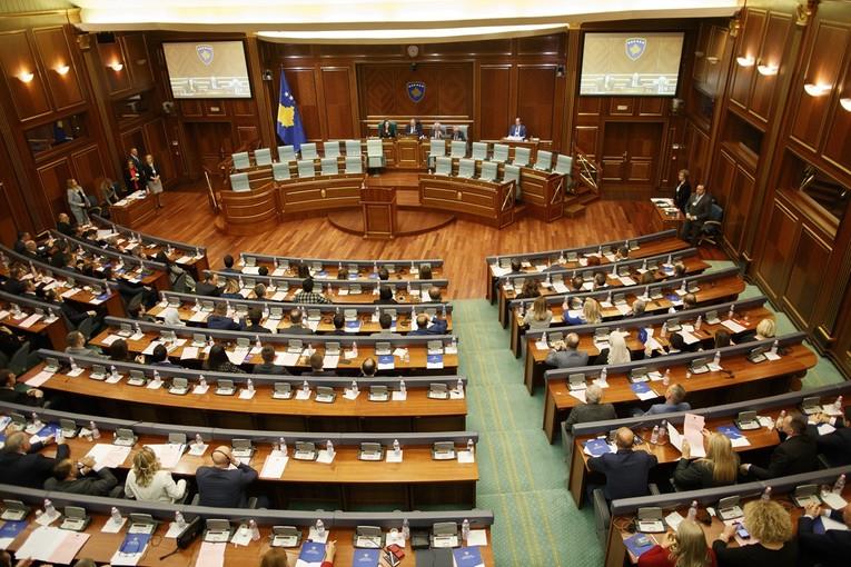 Косовската претседателка распиша вонредни избори 