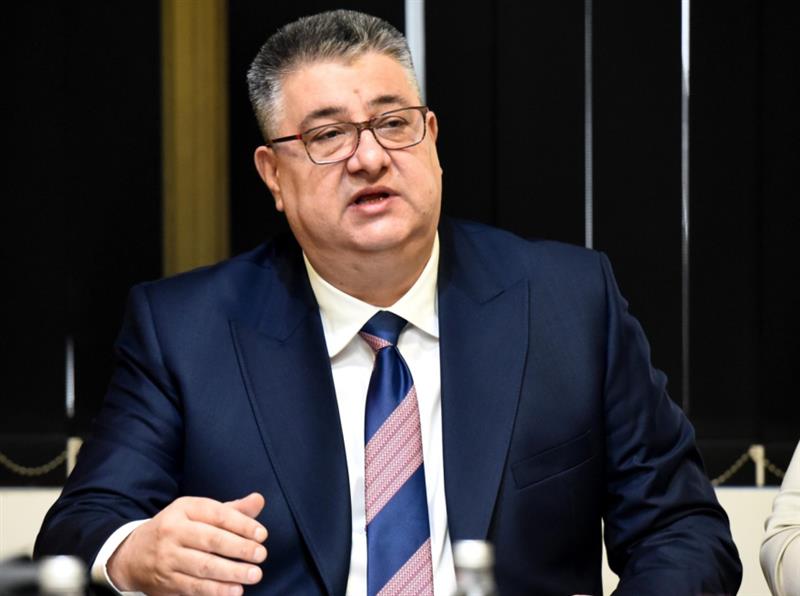 Министерот за јавна администрација со Првомајска честитка