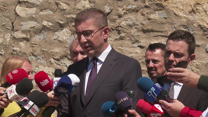 Мицкоски не очекува промена во односите со Бугарија со владата на Радев