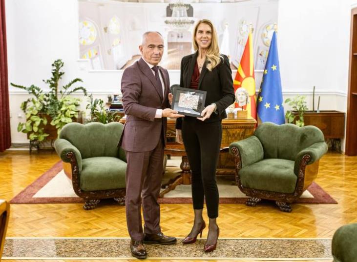 Амбасадорката на САД во прва официјална посета на Општина Битола