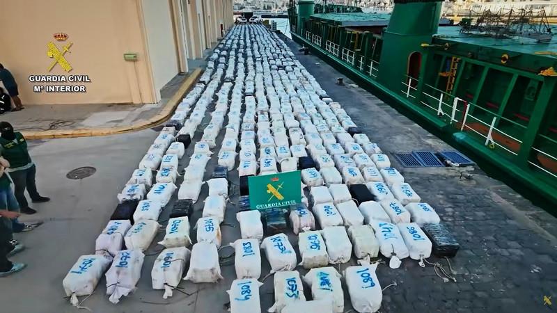 Најголема заплена на кокаин во Европа- шпанските полицајци запленија товар вреден над 800 милиони евра (ВИДЕО)