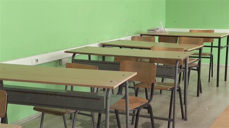 Последните случаи алармираат- најавени и нови мерки, ќе се одземаат мобилните а психолозите ќе треба да се обучуваат и лиценцираат