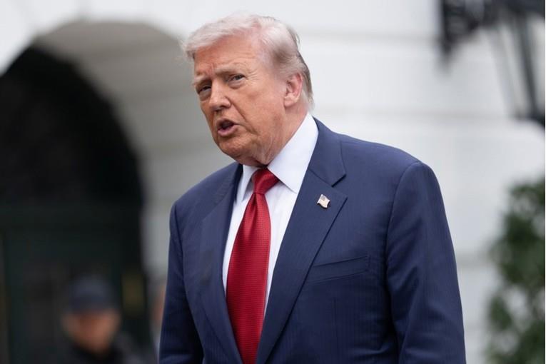 Трамп разгледува повторно започнување на голема операција во Ормутскиот теснец 