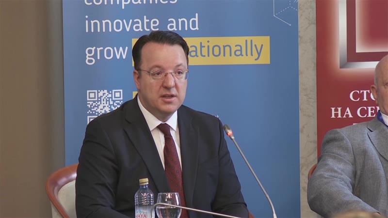 Македонско-албански бизнис-форум: Подобро поврзување и укинување на царините за зголемување на трговијата 