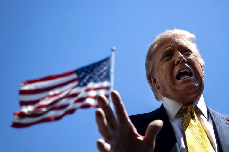 Трамп повторно се закани: Апсете ги сите поради предавство, почнете од Обама 