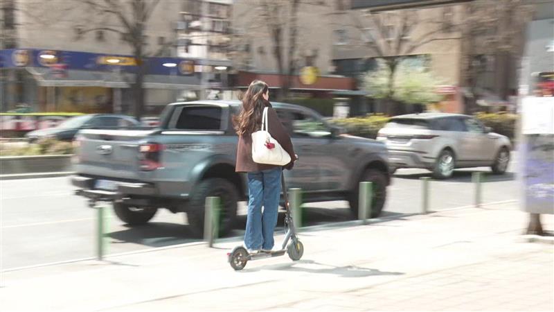 МВР најавува построга контрола на возењето електрични тротинети 