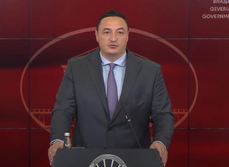 Министерот Ристовски го осудува примитивизмот на Миленко Неделковски и неговите фудбалери