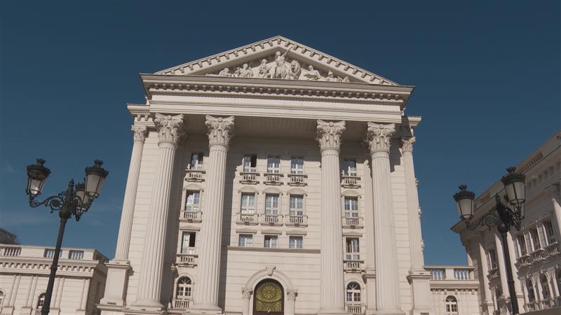 На вонредна владина седница продолжени мерките за нафтените деривати 