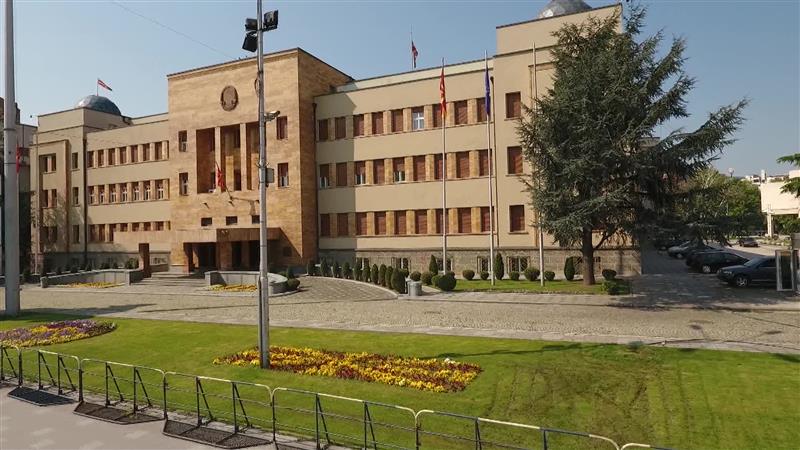 Опозициски пратенички прашања во Собранието – обвинувања меѓу ДУИ и ВРЕДИ за правосудниот испит
