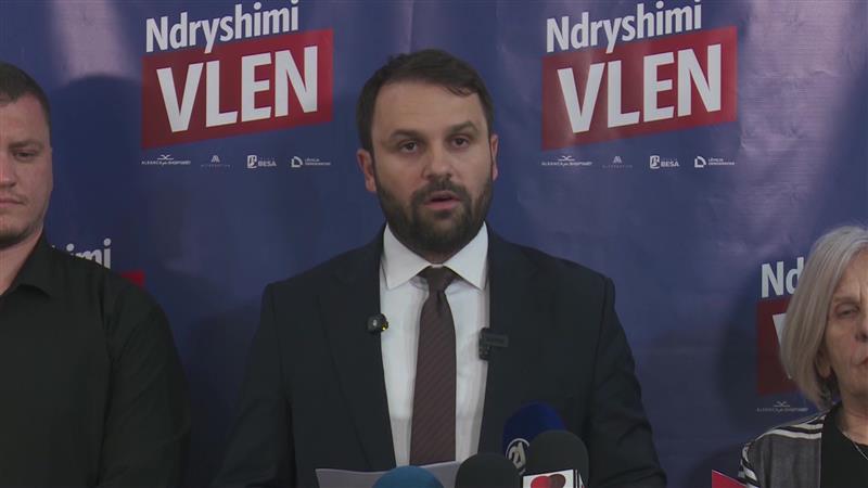 ВЛЕН: Зошто Али Ахмети се крие зад студентите – го фрла каменот, а ја крие раката?