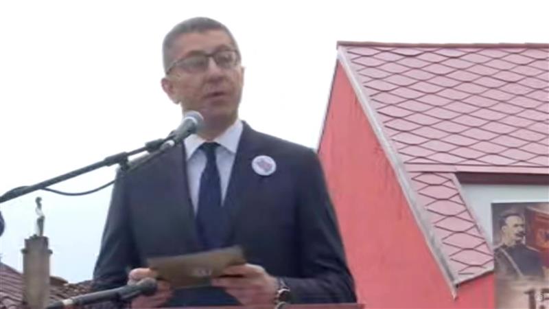 Мицкоски од Разловци: Ниту една политичка разлика не смее да биде поголема од татковината