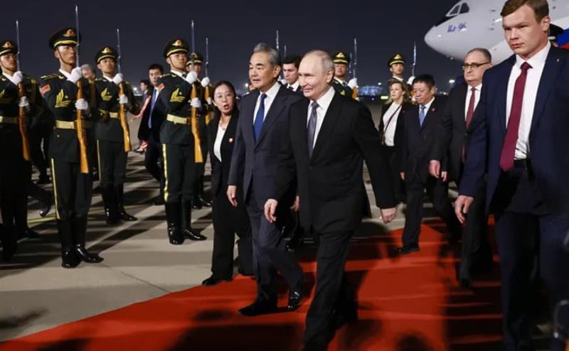 Си Џинпинг не го пречека ниту Путин на аеродромот во Пекинг- рускиот претседател во дводневна посета на Кина