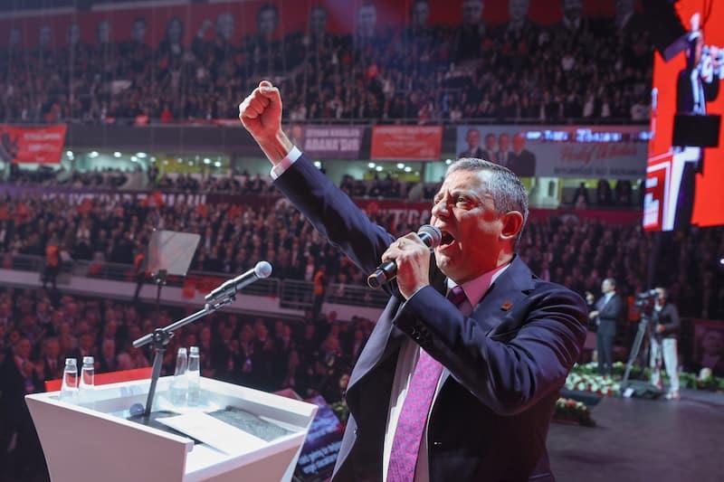 Судот во Турција го разреши лидерот на главната опозициска партија 