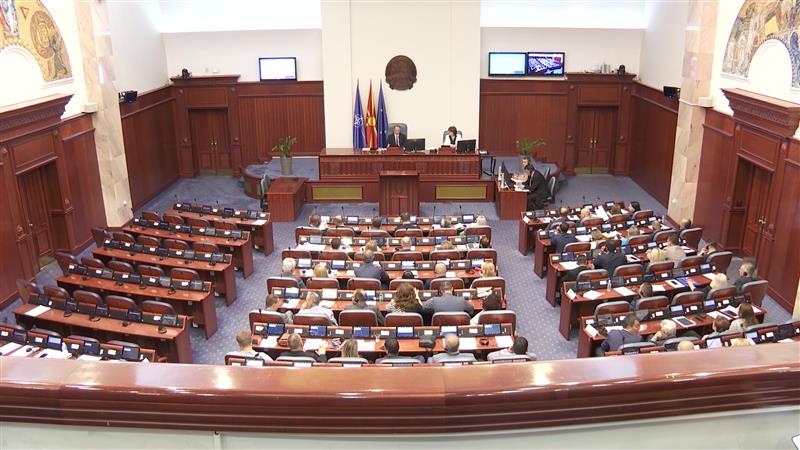 Филипче:  Не преговараме за фотељи и позиции, велиме малцинства во Уставот сега