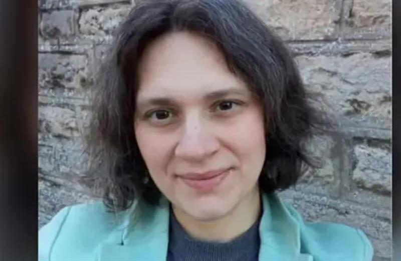 Европа во шок: Мајка од пеколот си ги оставила двете мали деца во шума- им ги врзала очите! (ФОТО)