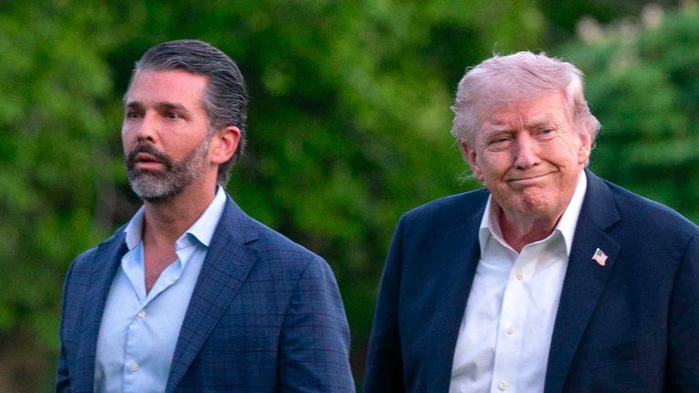  Трамп нема да оди на третата свадба на синот, поради обврски во Белата куќа