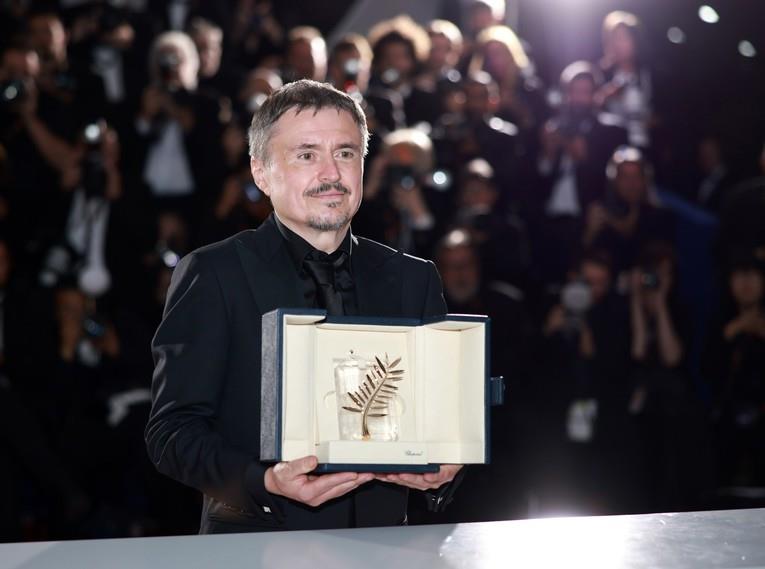 „Фјорд“ на романскиот режисер Мунгиу ја освои Златната палма на фестивалот во Кан 