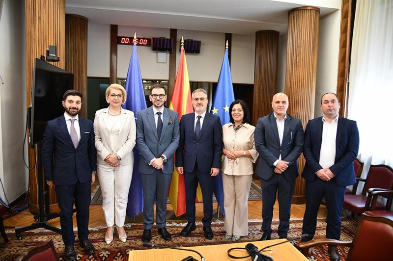 Средба на Пратеничката група за соработка со Италија со амбасадорот Палминтери