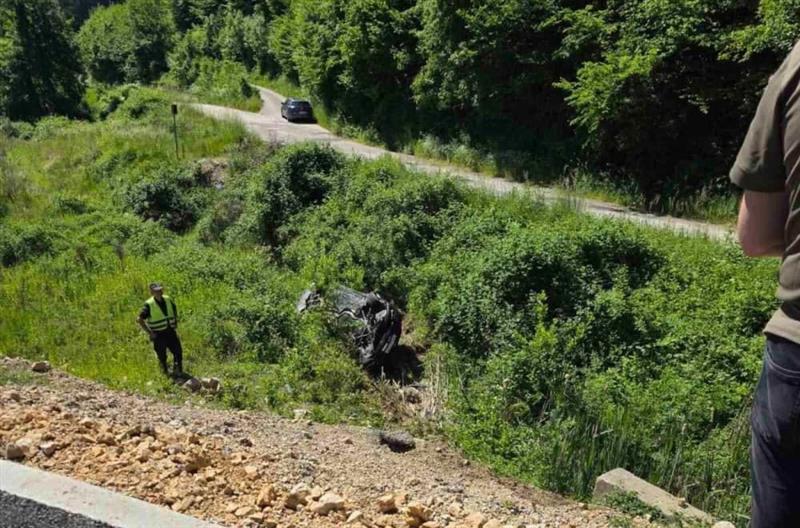 Автомобил падна во провалија кај Бијело Поље: Две лица загинаа на лице место