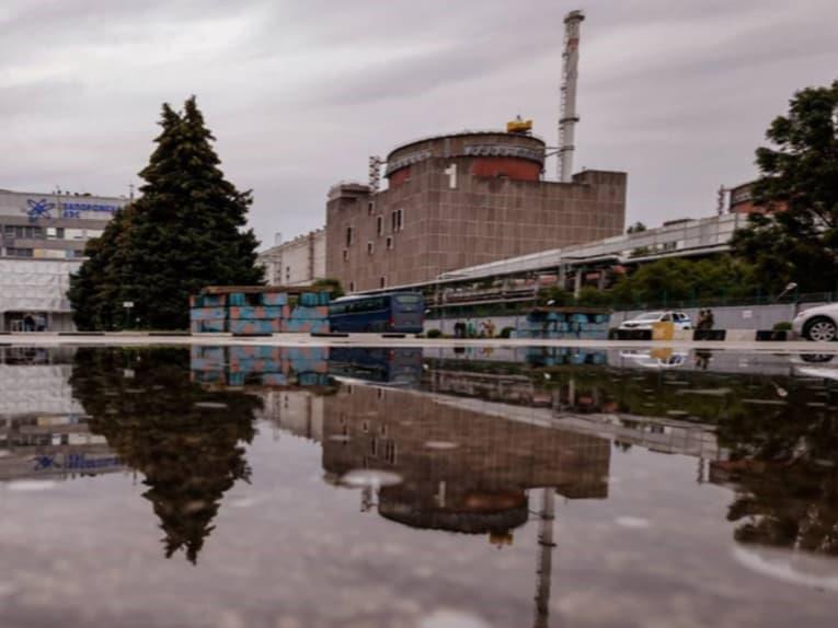 Русија ја обвинува Украина за напад врз нуклеарната централа, Киев одговори