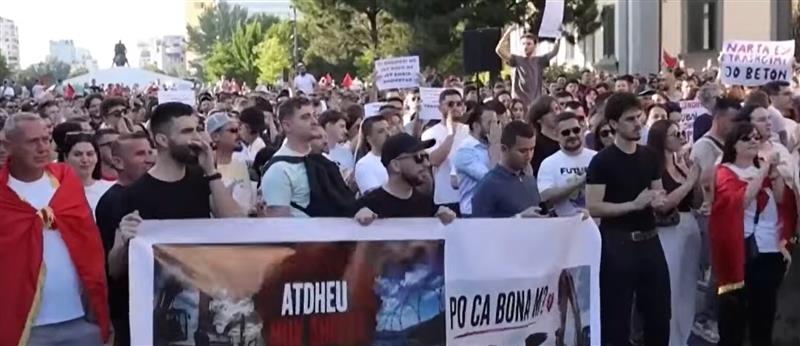 “Иванка, оди си дома”: Протести против проект на Кушнер во Албанија