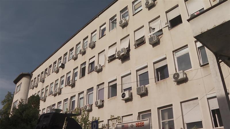 Архиварка во ИЈЗ со 100 000 денари плата, 30 луѓе 7 години не дошле на работа, се плаќале додатоци за "полевање цвеќе"
