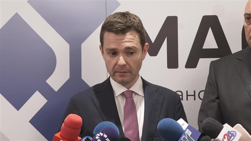 Муцунски: Македонија останува на европскиот пат но без услови за уставни измени