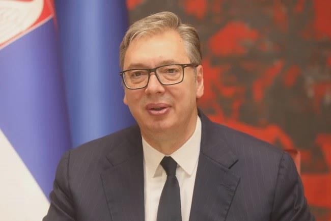 Вучиќ во Тиват: Се надеваме на измена на правилата за влез во ЕУ 
