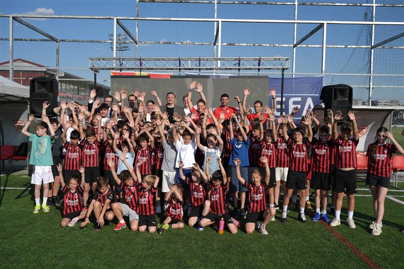 Министерот Ристовски на отворањето на младинскиот фудбалски камп на „AC Milan“ во Скопје