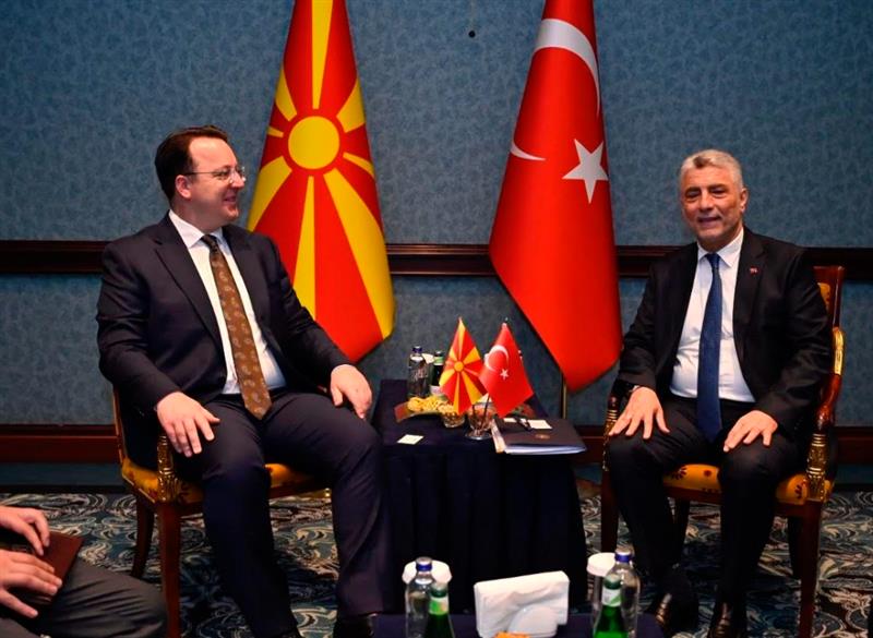 Средба на вицепремиерот Николоски со министерот за трговија Болат и министерот за транспорт Уралоглу во Истанбул