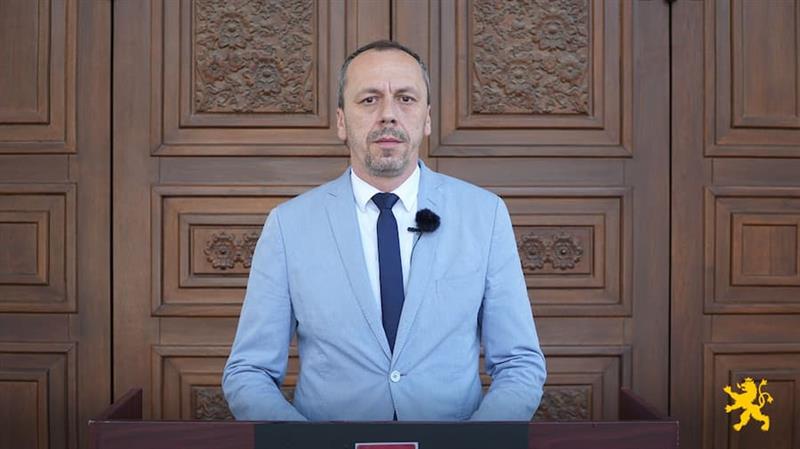 Петрушевски: Слугата на официјална Софија, Филипче, се фаќа за сламката Бугари во Устав со што покажува дека нема крај на неговите лични интереси