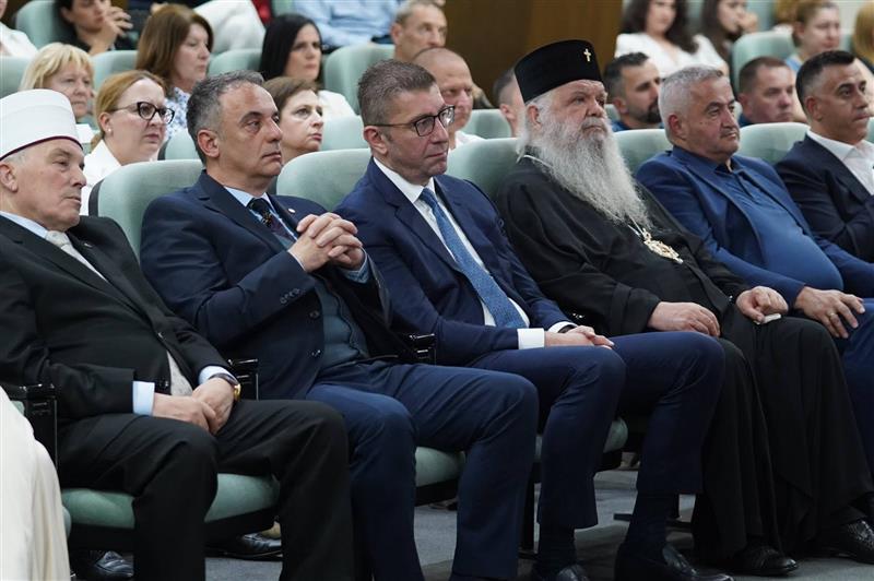 Мицкоски: Продолжуваме да вложуваме во современа медицинска опрема
