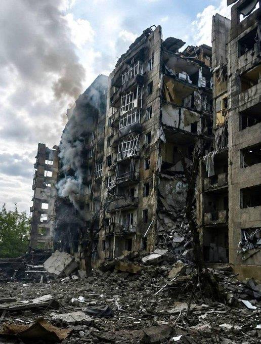 Најмалку пет лица се загинати во руски напади врз Запорожје и во источна Украина