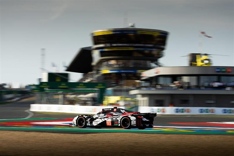 ТИМОТ PEUGEOT TOTALENERGIES ПОКАЖА ИСТРАЈНОСТ ЗА ВРЕМЕ НА ОСОБЕНО ТЕШКОТО ИЗДАНИЕ НА 24 ЧАСА LE MANS