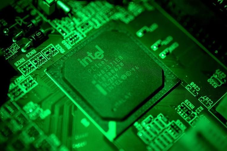 Интел постигна договор со Епл за производство на чипови 