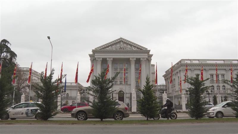 До 1 јули списокот со кадровските промени во Владата ќе биде испратен до Собранието, денеска разговори со ЗНАМ