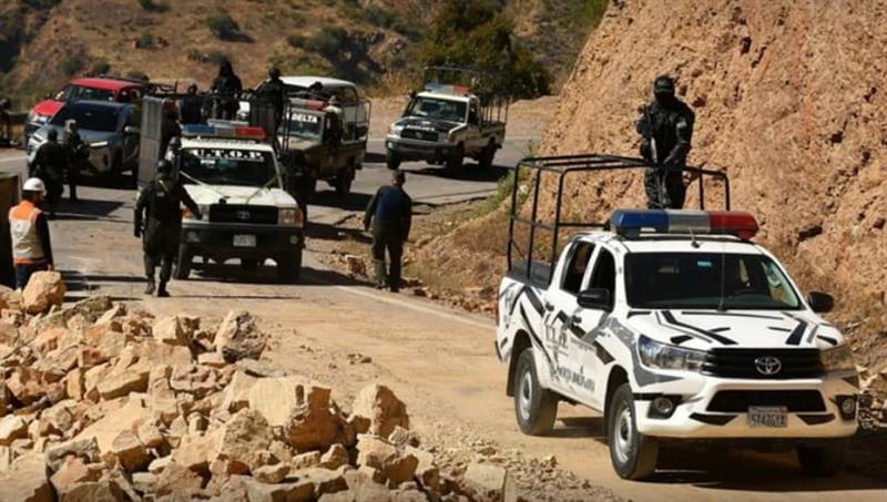 Боливија прогласи вонредна состојба, војската ги отстранува блокадите на патиштата