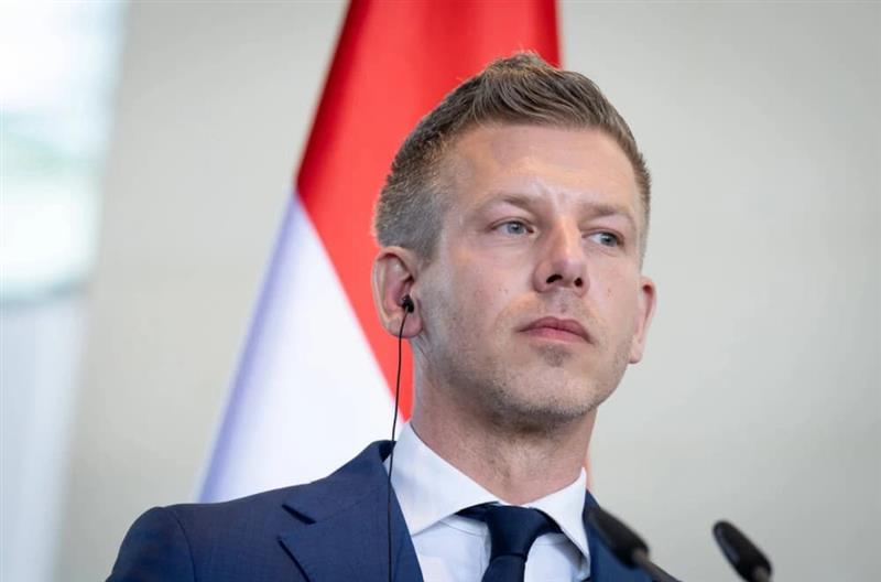 Маѓар го откри планот: „Нов претседател до август“; „Уставот оди на референдум“