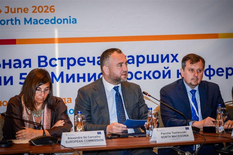 Тошковски на состанокот на високи претставници на Прашкиот процес