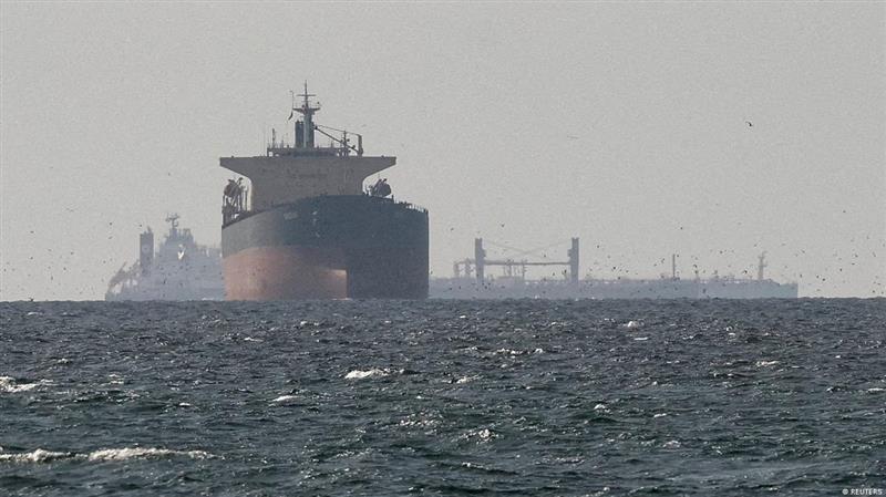 ОН: Бродовите веќе поминуваат низ Ормутскиот теснец по планот за евакуација на 11.000 поморци 